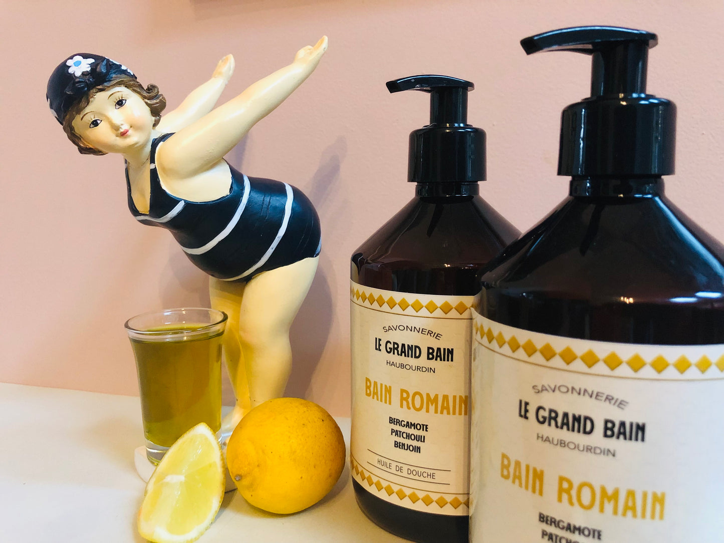 BAIN ROMAIN - Une caresse au parfum boisé et envoûtant